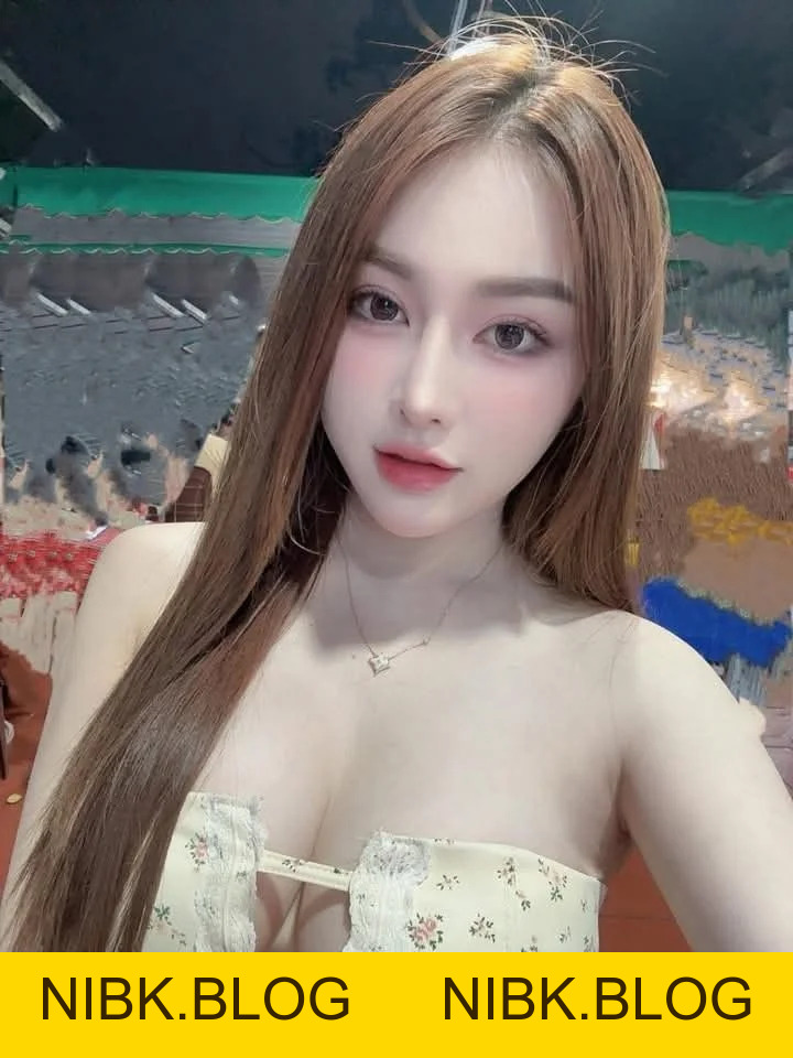 Gái Xinh Ngày 12/10/2026 Vitamin Sắc Đẹp Cực Chill Cho AE - FLY88 DEAL