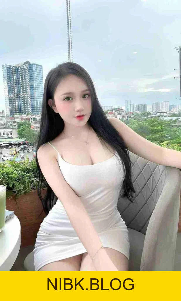 Gái Xinh Ngày 12/10/2026 Vitamin Sắc Đẹp Cực Chill Cho AE - FLY88 DEAL