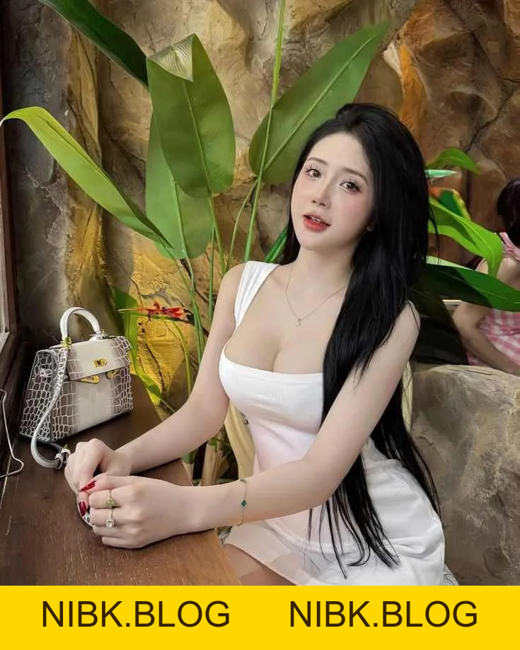 Gái Xinh Ngày 12/10/2026 Vitamin Sắc Đẹp Cực Chill Cho AE - FLY88 DEAL